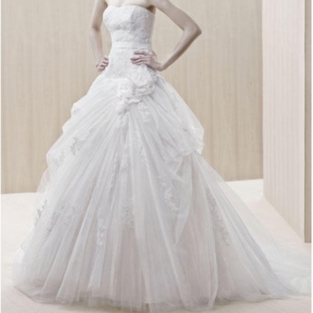 Enzoani Easton Wedding Gown in Ivory